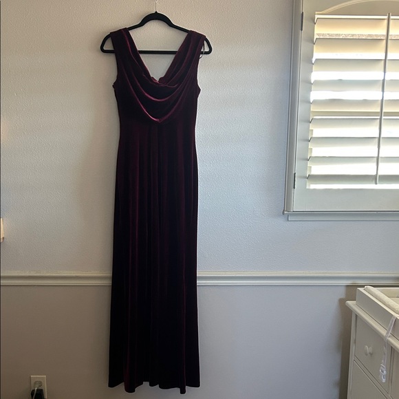 Vince Camuto Velvet Cowlneck Gown Burgundy - Picture 10 of 11